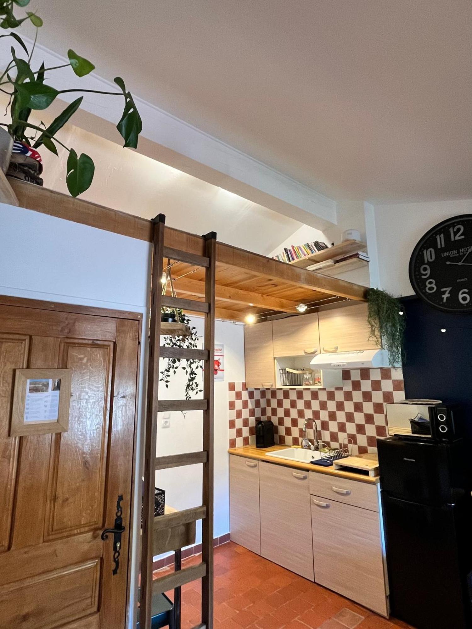 Appartamento Cosy Provencal Belgentier Esterno foto